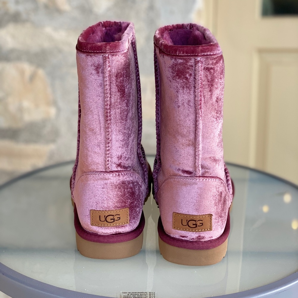 NIB UGGs Velvet boots - Picture 3 of 12